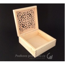 Dárková krabička dřevěná, vyřezávaná čtvercová 15,2 x 15,2 x 6 cm