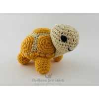 Háčkovaná žlutá želva
