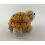 Háčkovaný žlutý želvák