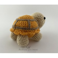 Háčkovaný žlutý želvák