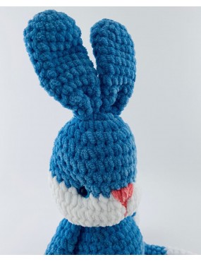 Háčkovaný modrý minky zajíc