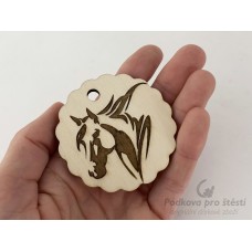 Visačka dřevěná ozdobné kolečko s koněm